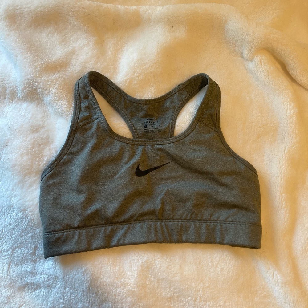 Nike sports bra, in good condition just too big on me